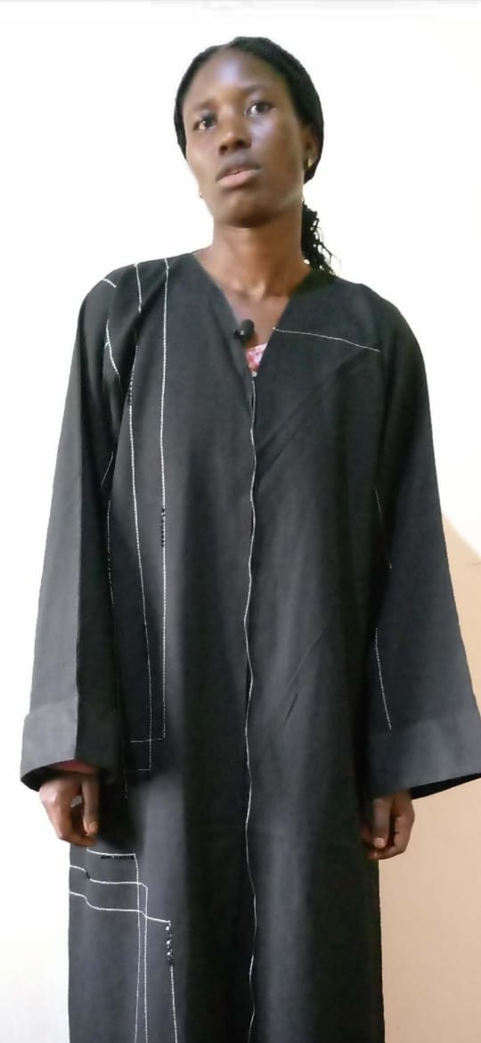 صورة الخادمة